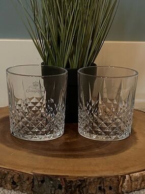 Crown Royal Crystal Whiskey 10 fl oz Crystal Lowball Glasses Logo Set of Two EUC